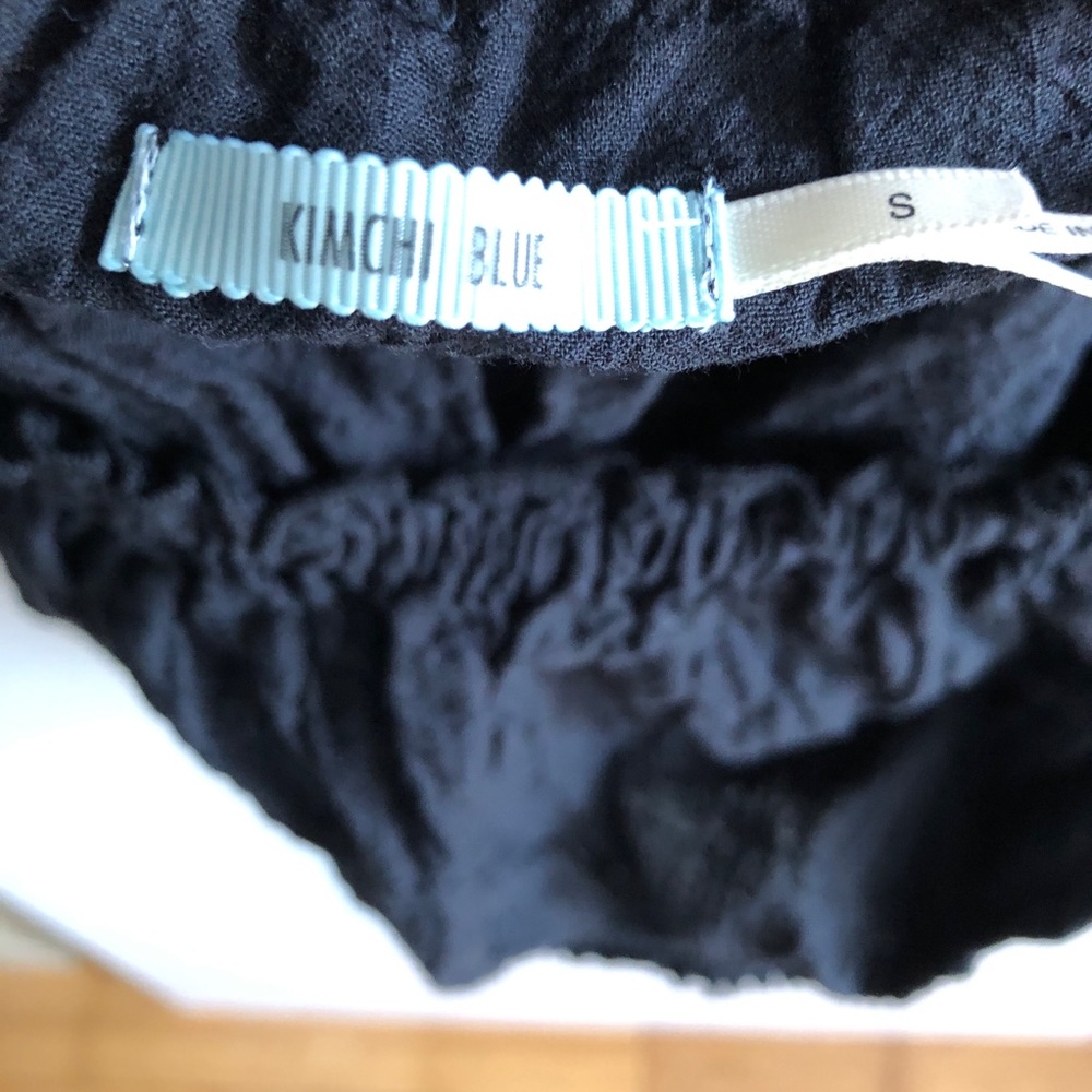 Black Ruffled Crop Top - Picture 5 of 6